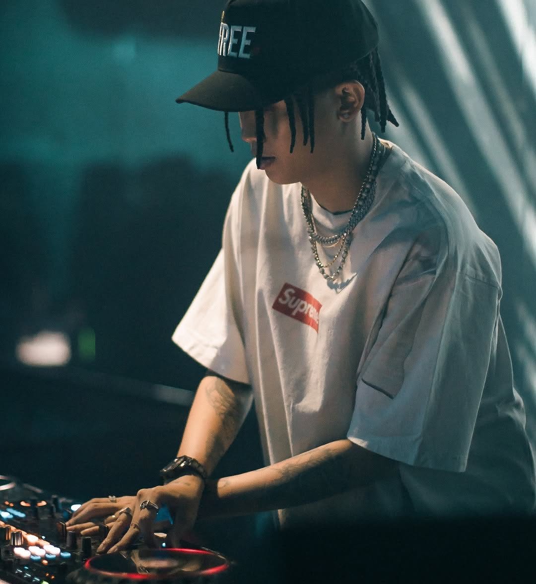 dj boogie nguyen(uncle boo) at atmos club