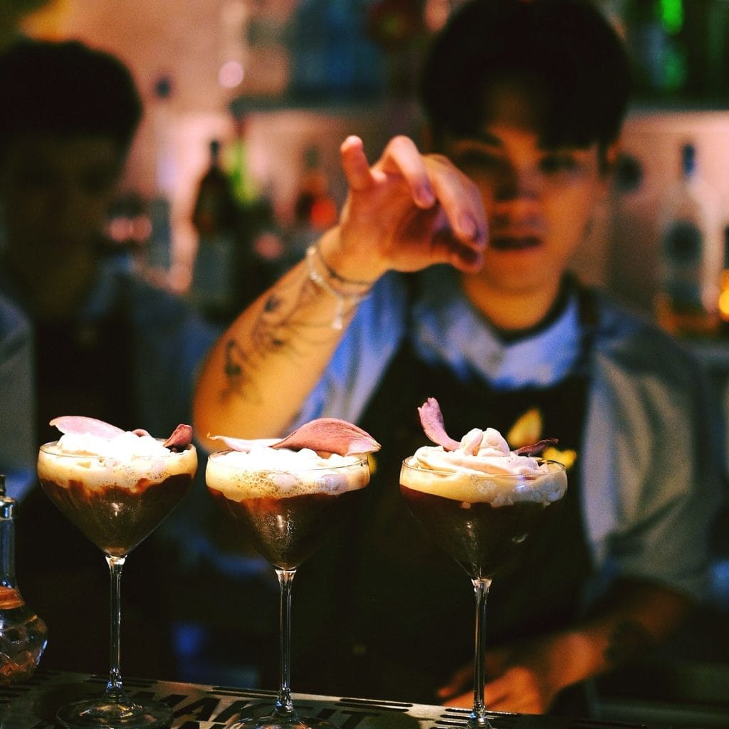 Summer Experiment bar trendy với không gian mở trên đường Lý Tự Trọng và cocktail sáng tạo theo mùa
