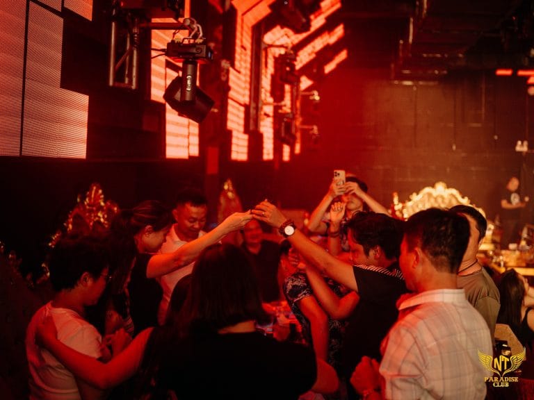 paradise club 2