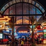 Beer club District K thiết kế theo phong cách Las Vegas với hệ thống ánh sáng LED đầy màu sắc