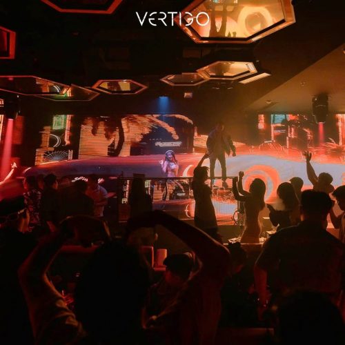 Phái đẹp tạo dáng trong đêm Ladies Night tại Vertigo